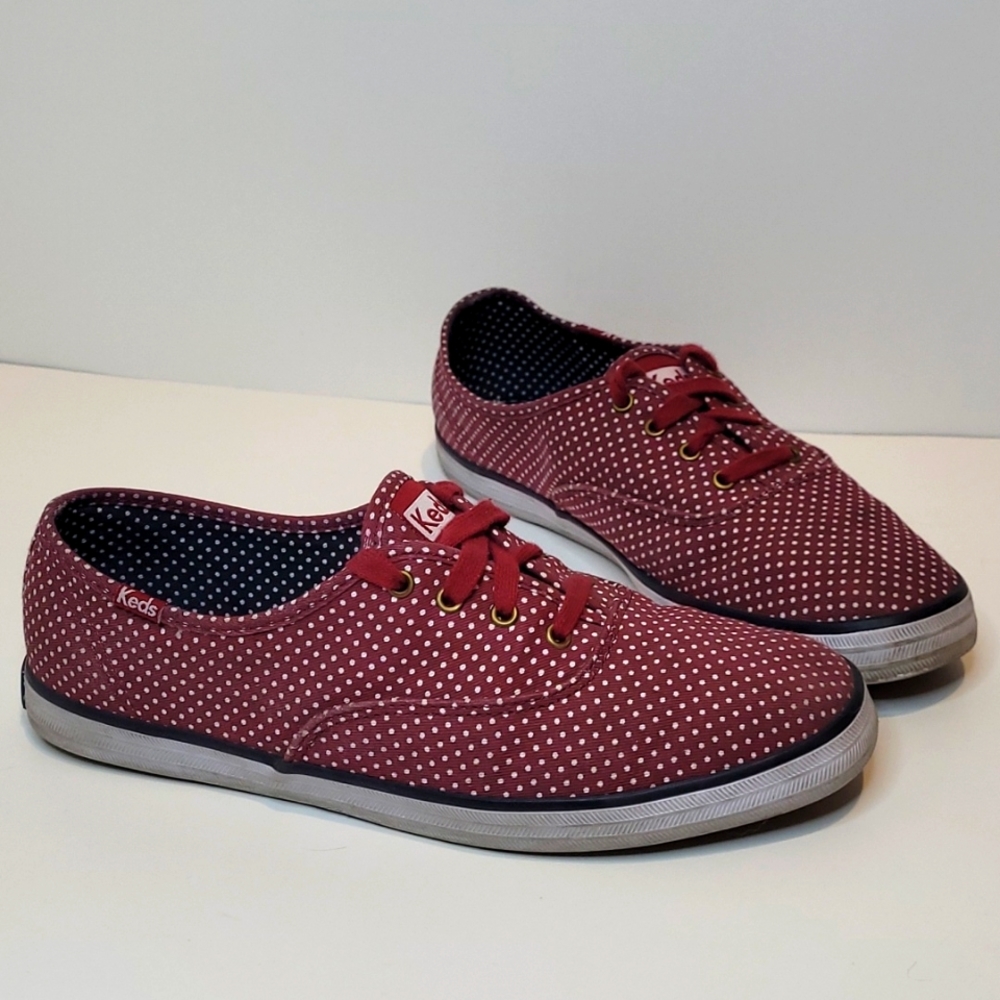 KEDS red with white poka dots women's size 7.5 wf53431m